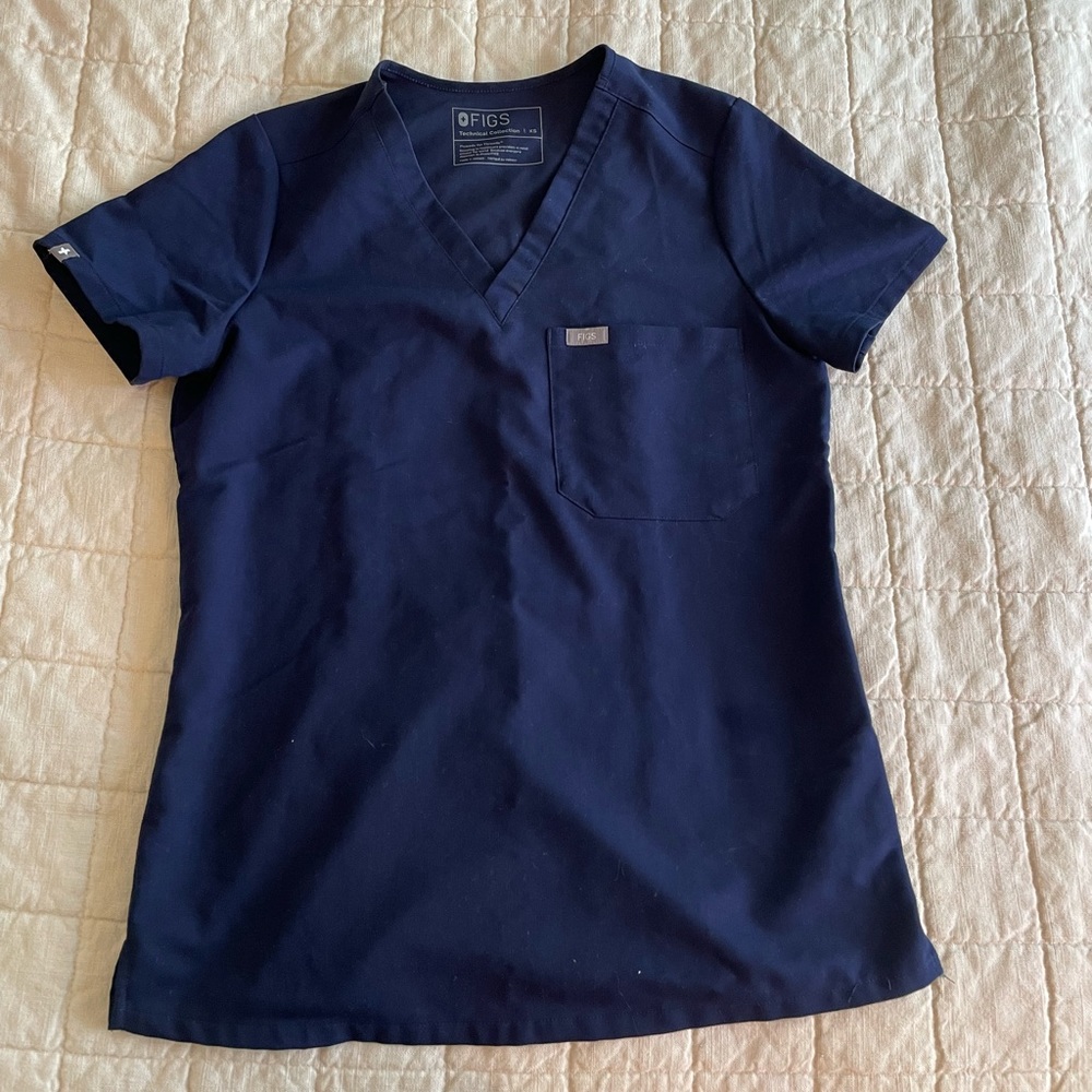 Catarina™ One-Pocket Scrub Top